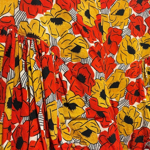Yves Saint Laurent Poppy Print Crepe Shorts - Picture 5 of 12